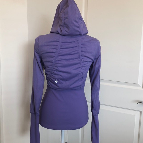 Lululemon Reversible Scuba - Picture 5 of 6